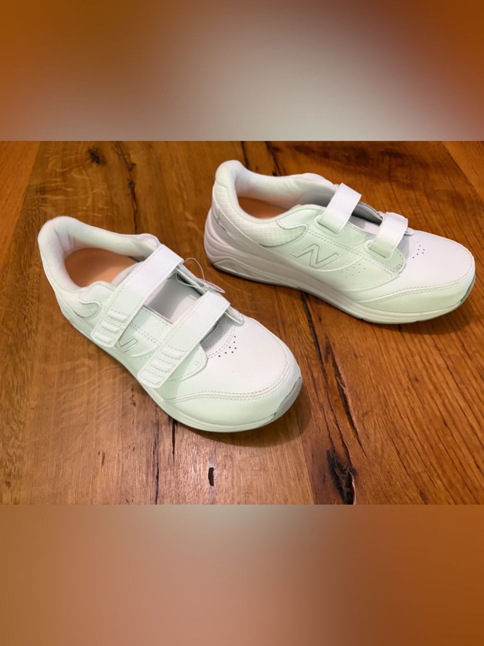 New Balance Women's White Leather Walking Sneakers, NWT, Size 7.5 - Picture 10 of 10